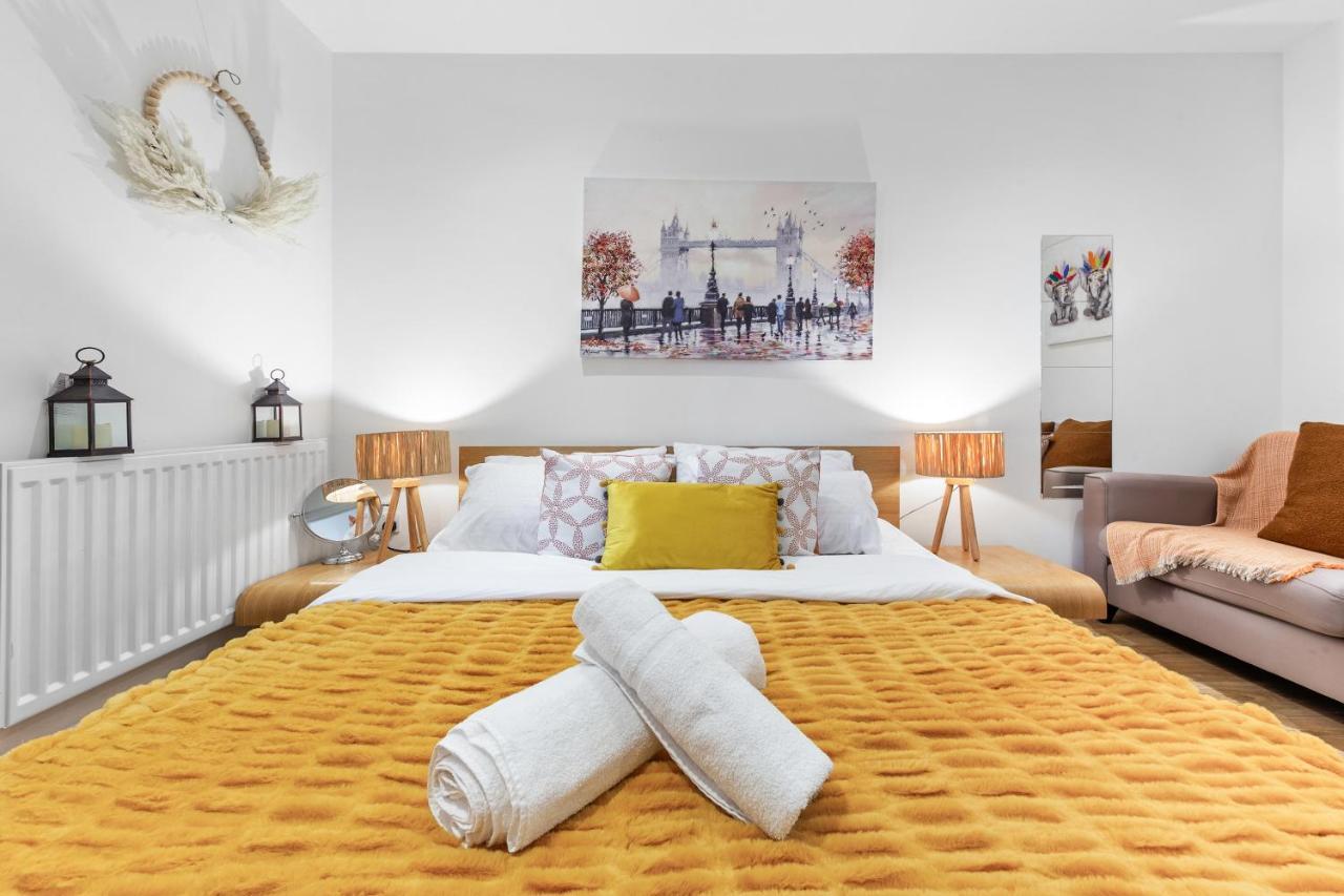 Lavish 3 Bedroom Flat In Mayfair London Hy4 ภายนอก รูปภาพ